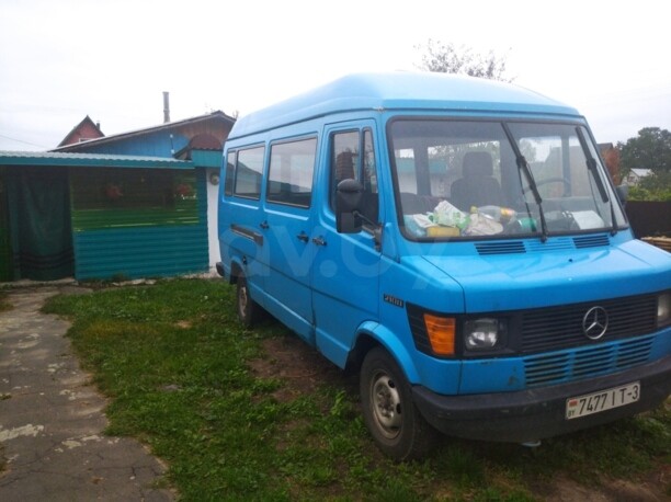 Mercedes-Benz T1 (207D-410D) 210D, 1992 г.