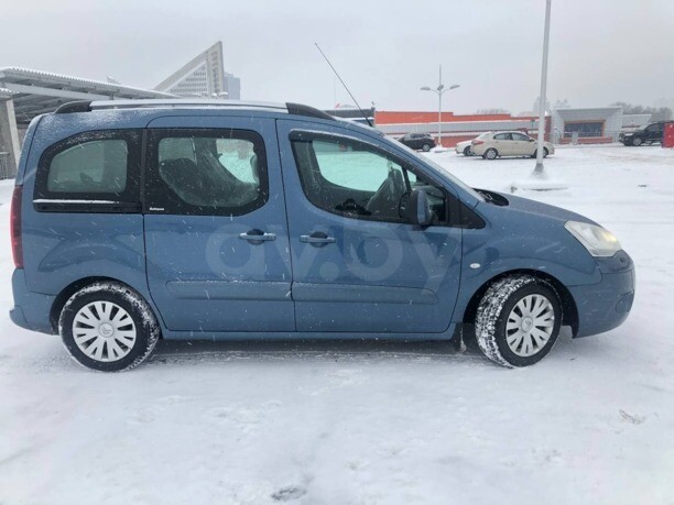 Citroen Berlingo II, 5 мест, 2010 г.