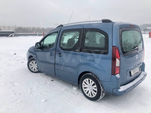 Citroen Berlingo II, 5 мест, 2010 г.