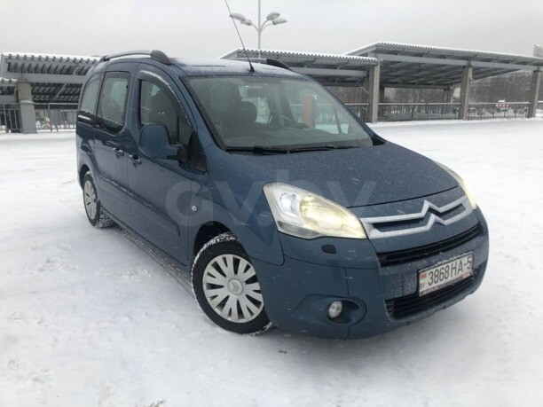 Citroen Berlingo II, 5 мест, 2010 г.