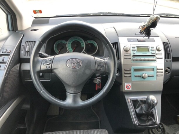 Toyota Corolla Verso II (E121), 7 мест, 2006 г.