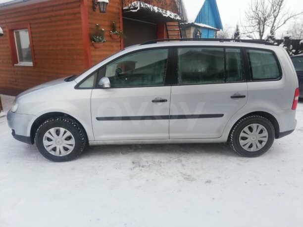 Volkswagen Touran I, 7 мест, 2003 г.