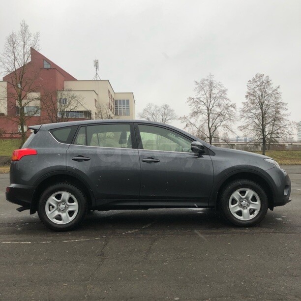 Toyota RAV4 IV (XA40), 5 мест, 2015 г.