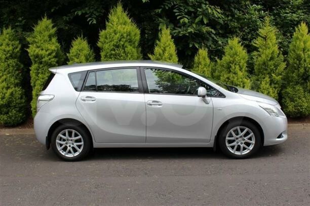 Toyota Verso I, 7 мест, 2009 г.
