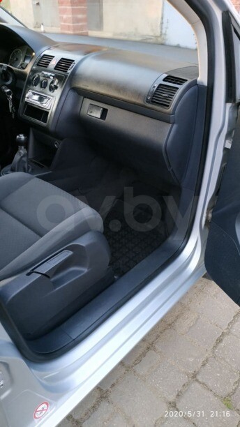 Volkswagen Touran I, 5 мест, 2005 г.