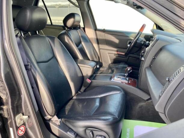 Cadillac SRX I, 5 мест, 2004 г.