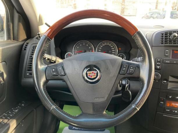 Cadillac SRX I, 5 мест, 2004 г.