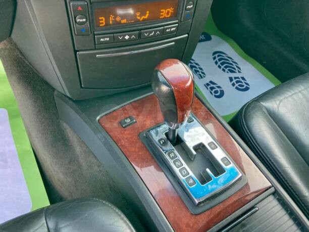 Cadillac SRX I, 5 мест, 2004 г.