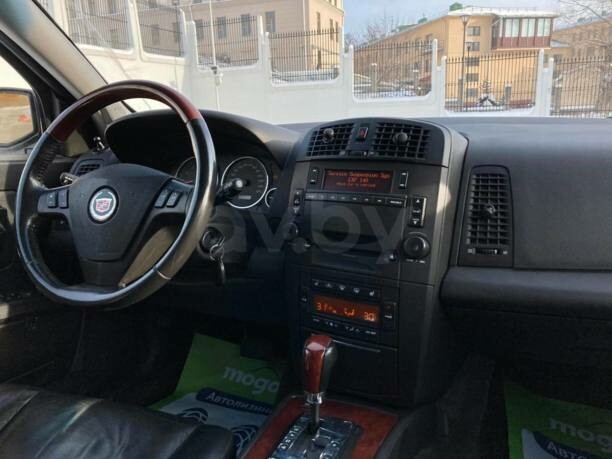 Cadillac SRX I, 5 мест, 2004 г.