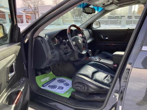 Cadillac SRX I, 5 мест, 2004 г.