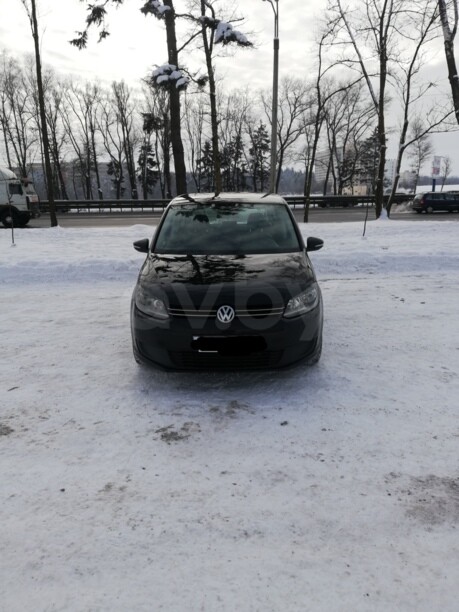 Volkswagen Touran II, 7 мест, 2011 г.