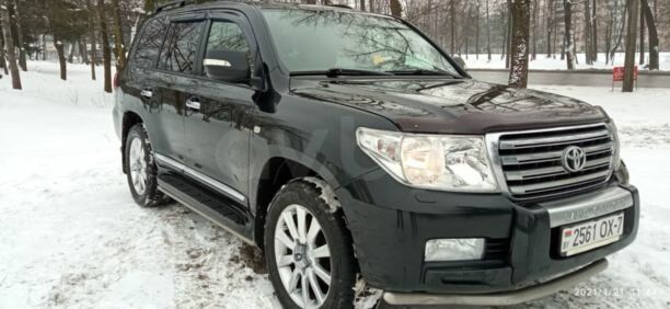 Toyota Land Cruiser J200, 7 мест, 2011 г.