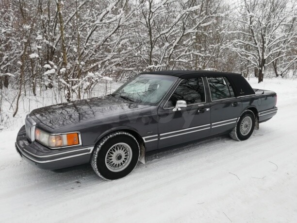 Lincoln Town Car II, 1991 г.