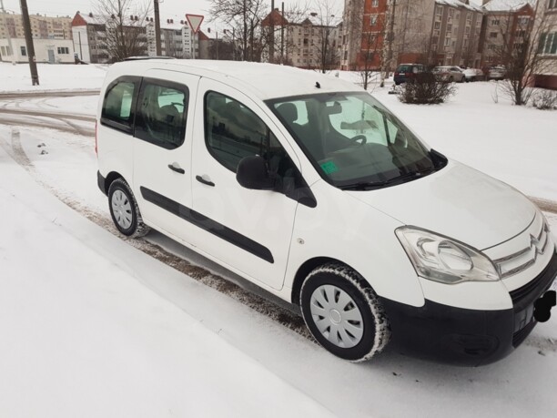 Citroen Berlingo II, 5 мест, 2010 г.