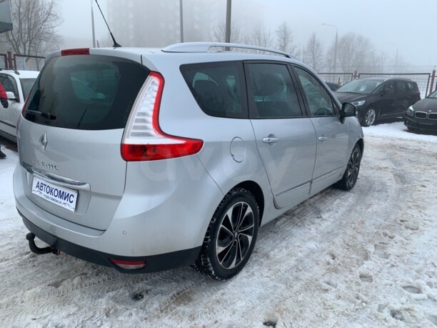 Renault Grand Scenic III · 2-й рестайлинг, 5 мест, 2016 г.