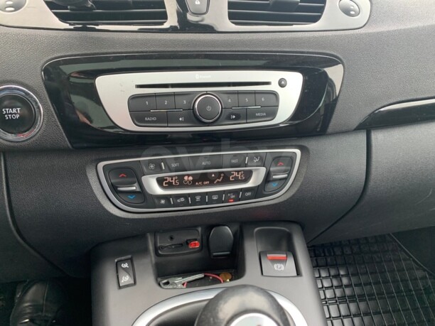 Renault Grand Scenic III · 2-й рестайлинг, 5 мест, 2016 г.