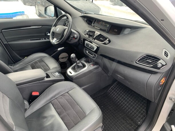 Renault Grand Scenic III · 2-й рестайлинг, 5 мест, 2016 г.