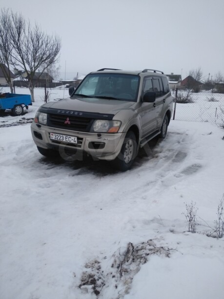 Mitsubishi Montero III, 5 мест, 2000 г.