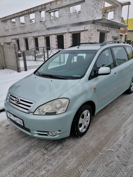 Toyota Avensis Verso I, 7 мест, 2001 г.