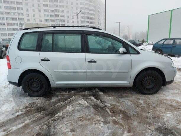Volkswagen Touran I, 5 мест, 2005 г.