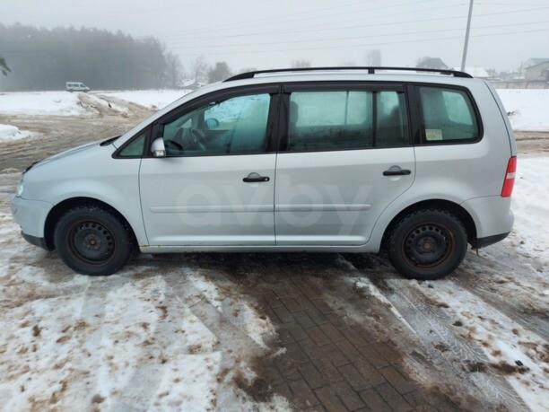Volkswagen Touran I, 5 мест, 2005 г.