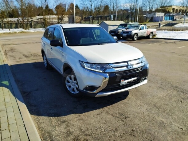 Mitsubishi Outlander III · 2-й рестайлинг, 5 мест, 2015 г.