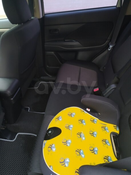 Mitsubishi Outlander III · 2-й рестайлинг, 5 мест, 2015 г.