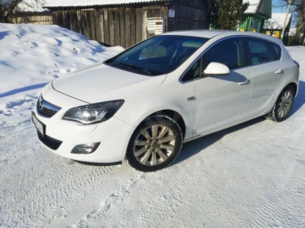 Opel Astra J, 2010 г.
