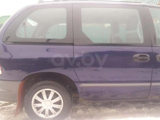Chrysler Voyager III, 7 мест, 1997 г.