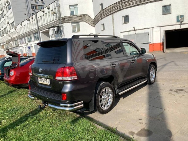 Toyota Land Cruiser J200, 7 мест, 2008 г.