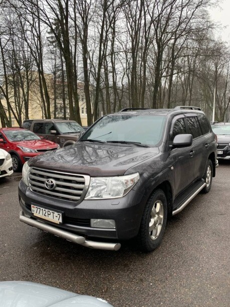 Toyota Land Cruiser J200, 7 мест, 2008 г.