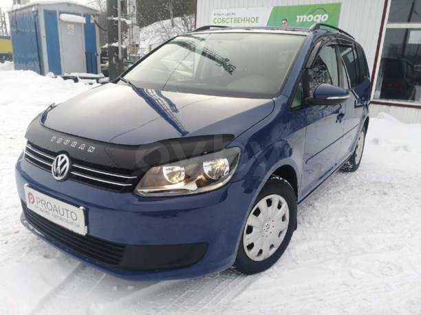 Volkswagen Touran II, 5 мест, 2011 г.