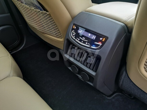 Cadillac SRX II · Рестайлинг, 5 мест, 2015 г.