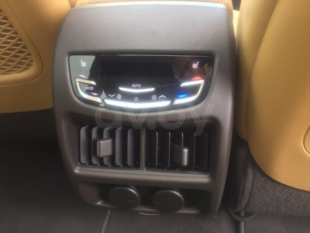 Cadillac SRX II · Рестайлинг, 5 мест, 2015 г.