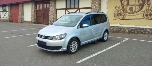 Volkswagen Touran II, 5 мест, 2015 г.