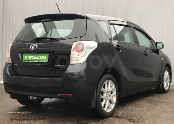 Toyota Verso I, 5 мест, 2009 г.