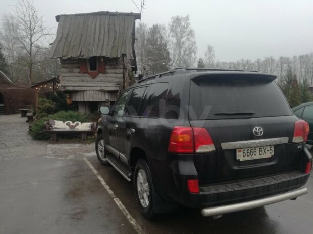 Toyota Land Cruiser J200 · Рестайлинг, 7 мест, 2013 г.