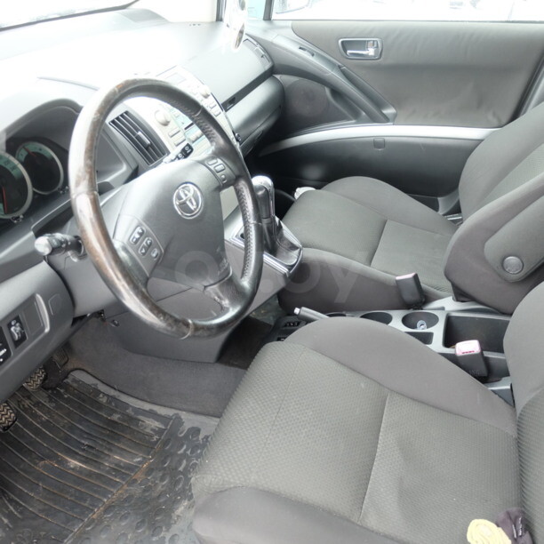Toyota Corolla Verso II (E121), 7 мест, 2004 г.