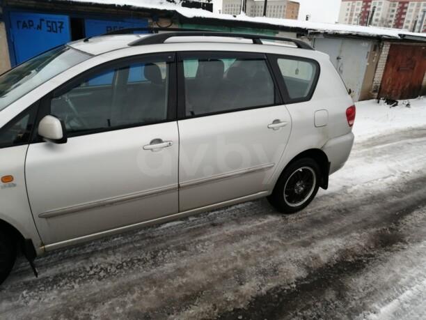 Toyota Avensis Verso I, 7 мест, 2001 г.