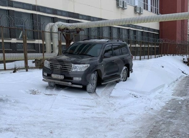 Toyota Land Cruiser J200, 7 мест, 2008 г.