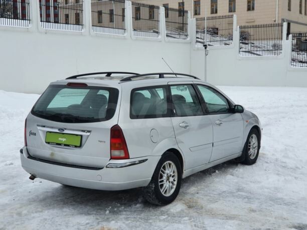 Ford Focus I · Рестайлинг, 2001 г.