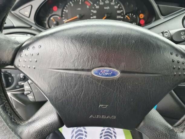 Ford Focus I · Рестайлинг, 2001 г.