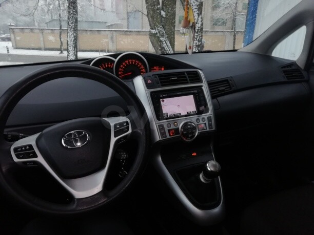 Toyota Verso I, 5 мест, 2010 г.
