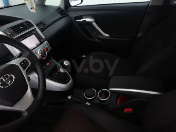 Toyota Verso I, 5 мест, 2010 г.