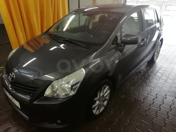 Toyota Verso I, 5 мест, 2010 г.