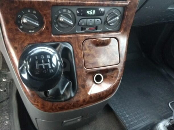 Kia Carnival I, 7 мест, 2000 г.