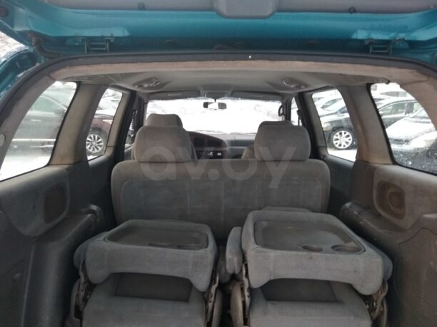 Kia Carnival I, 7 мест, 2000 г.