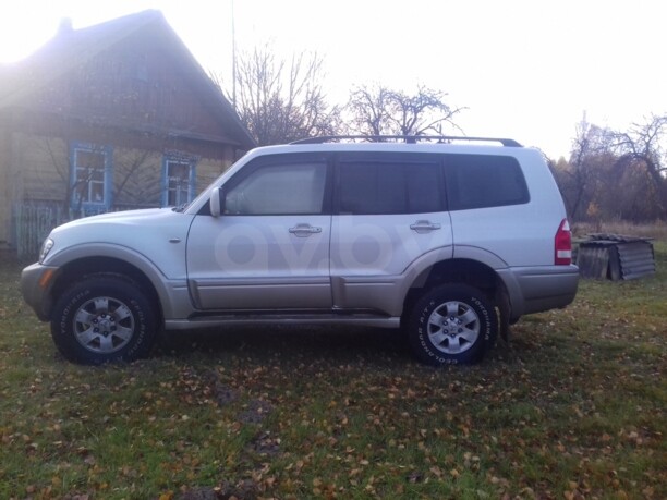 Mitsubishi Montero III, 7 мест, 2004 г.