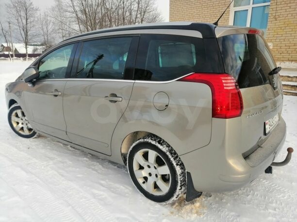 Peugeot 5008 I, 5 мест, 2011 г.