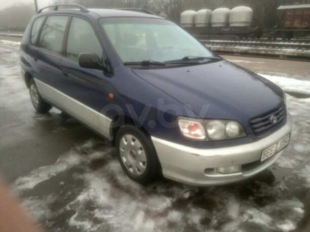 Toyota Picnic, 7 мест, 1999 г.